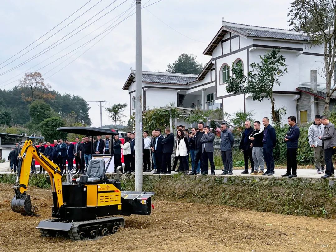 茂田農(nóng)機(jī)參加貴州省遵義市播州區(qū)煙葉農(nóng)用機(jī)械展示會(huì)